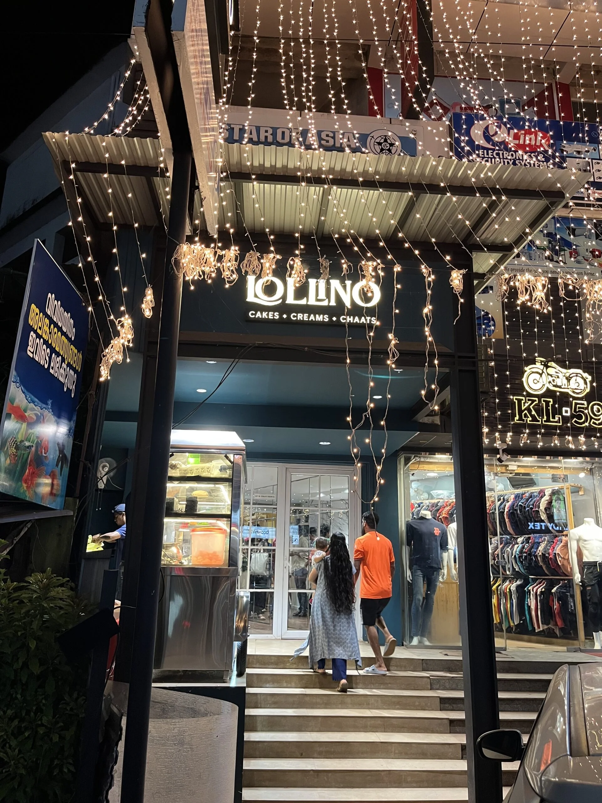Lollino Cafe Thaliparamba