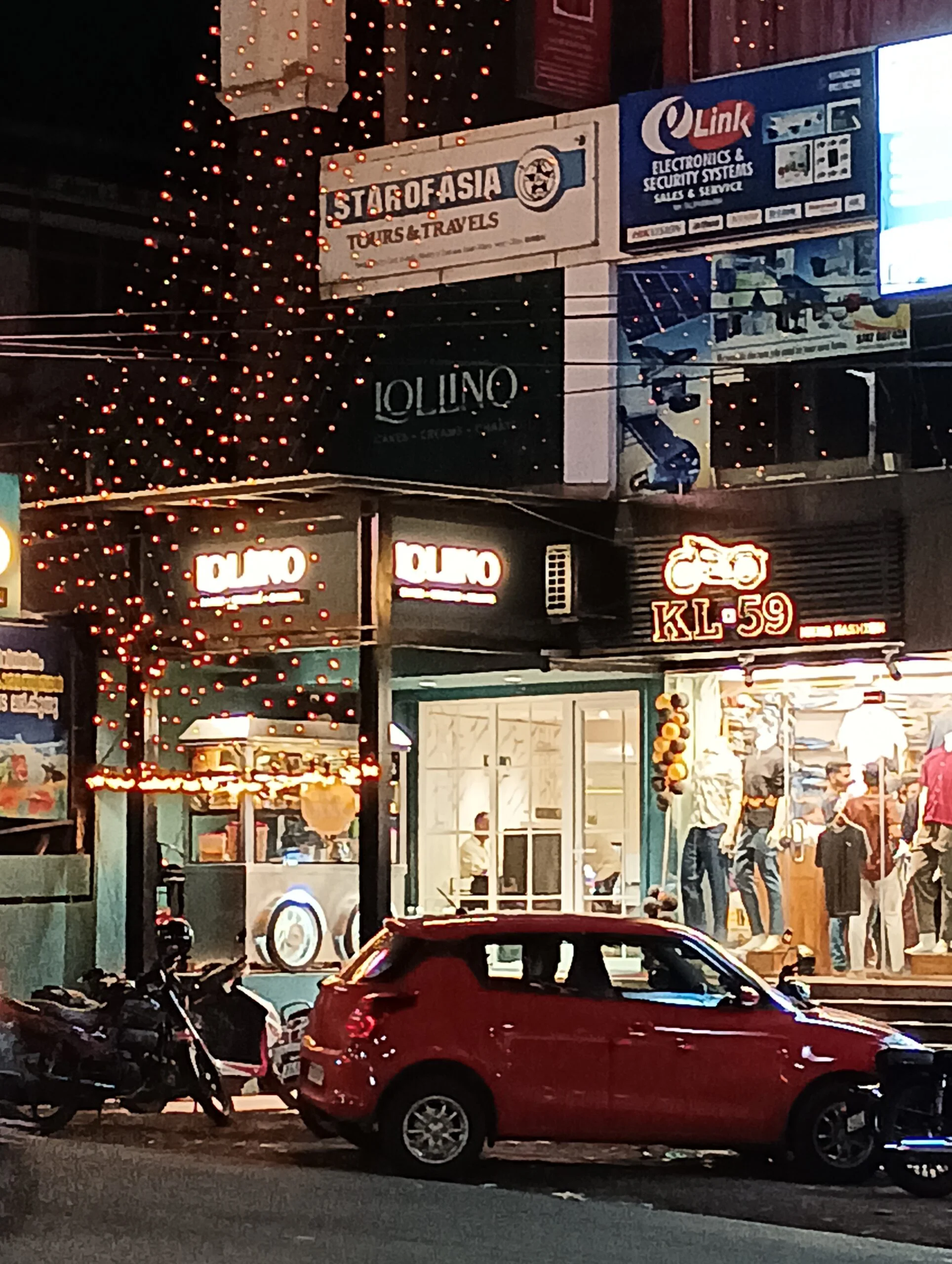 Lollino Cafe Thaliparamba